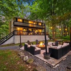 Sleeps 12 | Fire Pit | Hot Tub| Beach/Pool Access